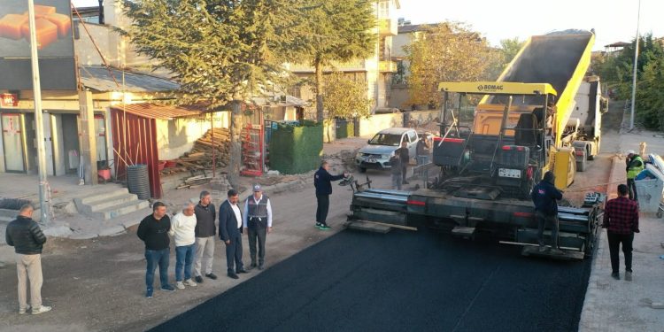UÇHİSAR’DA SICAK ASFALT ÇALIŞMALARI BAŞLADI